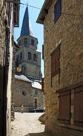 De gedraaide torenspits in S t-Colme-d'Olt