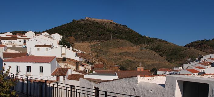 Het fort van Sanlucar de Guadiana, links loopt het voetpad omhoog