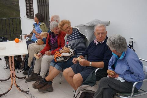 Betsy, Hennie, Herman Hemel, Joop, Wil Hemel<br>Lunch bij Café Pinto boven Funchosa