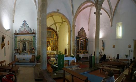 Het interieur van de kerk in Luz