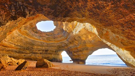 Grotta di Benagil, Praia de Benagil, © Anton Foltin / Shutterstock