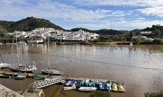 Aan de overkant Sanlúcar de Guadiana