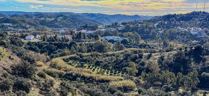 Uitzicht vanaf de weg op Alcoutim