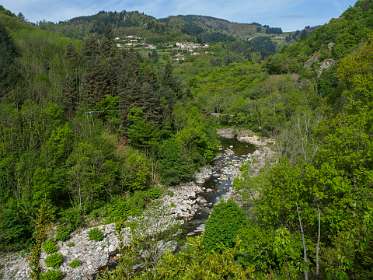 4: 170510102256LaDolceVia<br>In de verte Jaunac waar we gisteren waren