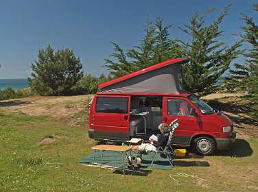 10: 2009 05 26_0722<br>Onze plek op de camping Du Pont de l'Etang