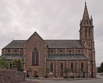 18: 2009 05 27_0746<br>Kerk in Plévenon