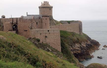 19: 2009 05 28_0784<br>Fort La Latte