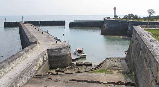 7: 10 15 05_0513<br>Ingang van de haven