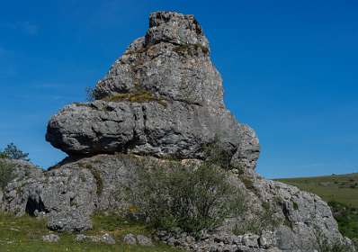 9: 170529102914Nimes-Le-Vieux