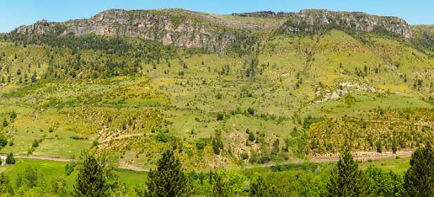 29: 170526133356naamloos-Pano<br>Links gingen we eropo en rechts eraf