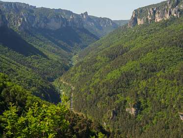 3: 170521103601Bruel<br>Uitzicht op de tarn in zuidelijke richting
