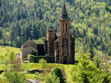 8: 170516112256Florac<br>Collégiale de Bédouès