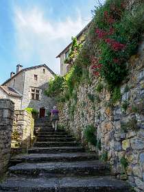 19: 170522153943LeRozier<br>De trap naar Peyreleau