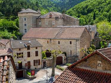 24: 170522155137LeRozier<br>Tempeliers burcht in Peyreleau