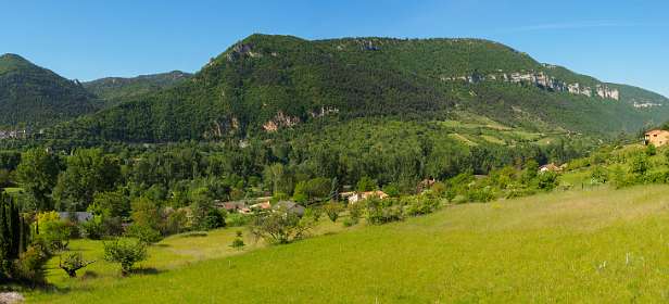 2: 170524102527Liaucous-Pano