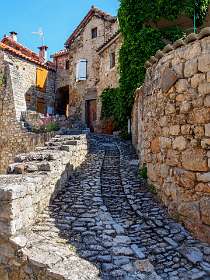 13: 170524112643Liaucous