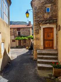 16: 170524115850Liaucous-HDR