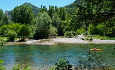 28: 170524141633Liaucous<br>Hier komt La Jonte in de Tarn