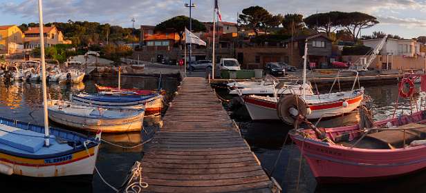 3: 190512-200500_Giens-PanoEnhanced<br>Port de La Madrague