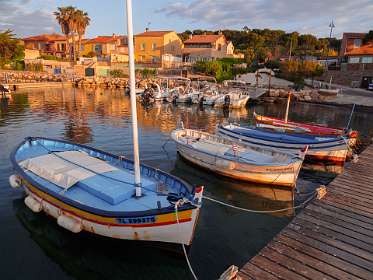 4: 190512-200533_Giens<br>Port de La Madrague