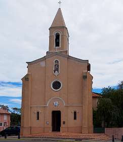 17: 190513-123058_Giens<br>Kerk van Giens