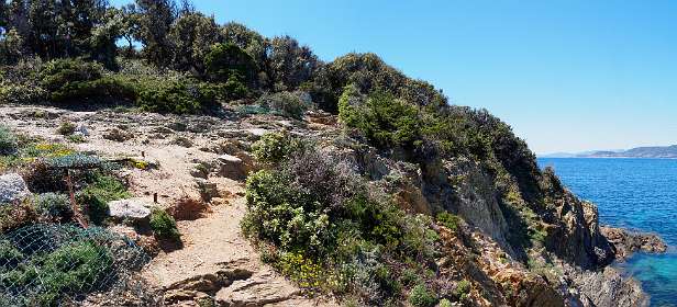 25: 190513-140736_Giens-Pano