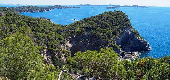 12: 190514-121403_SentierDuLitoral-Pano