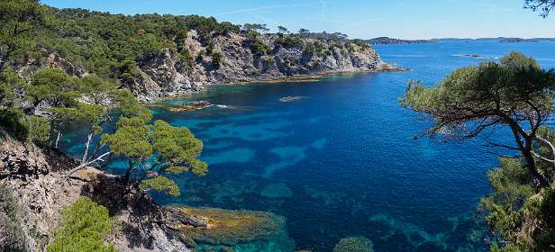 14: 190514-123349_SentierDuLitoral-Pano