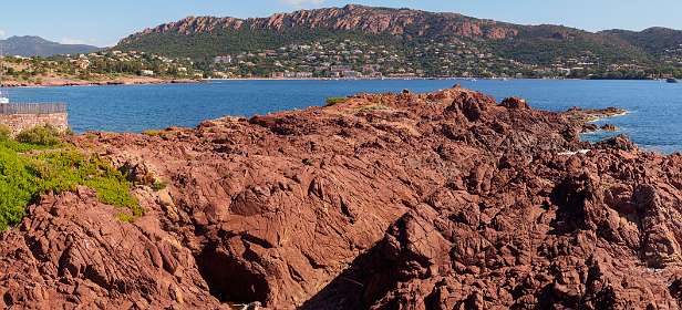 4: 19050530-3009555539_Agay-Pano