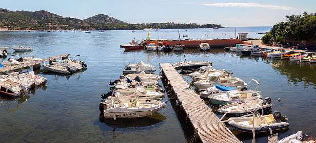 7: 19050530-3010282830_Agay-Pano<br>De haven van Agay