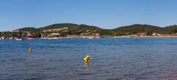 9: 19050530-3011252512_Agay-Pano<br>Terug over het strand van Agay