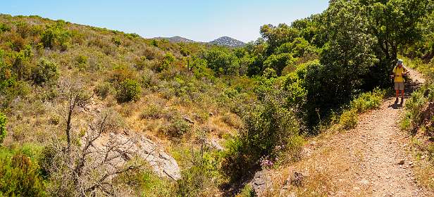 11: 19050530-3012060624_Agay-Pano<br>We zijn nu het binnenland ingegaan