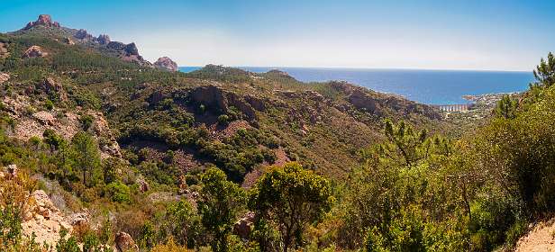 8: 19050531-3111111127_Esterel-Pano<br>Rechts de spoorbrug bij Antéor en links Pic du l'Ours