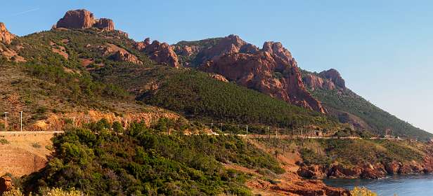 9: 19060602-0209303011_Le_Bar-sur-Loup-Pano<br>Cap Roux vanaf de kustweg