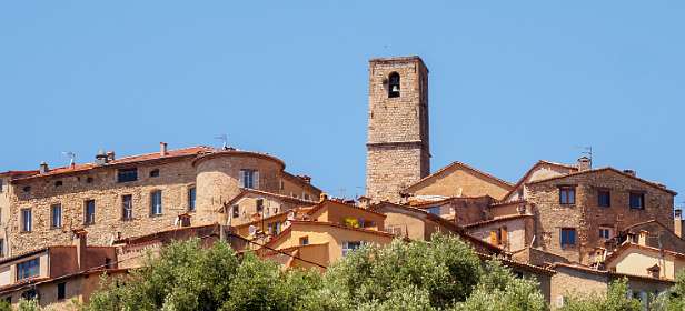 2: 19060602-0212434348_Le_Bar-sur-Loup<br>Le Bar-sur-Loup gezien vanaf de camping