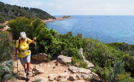 12: 19050524-2411323248_CapCamarat