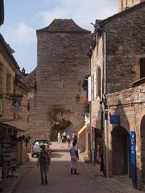 24: 2010 05 29_530_1403<br>Porte Salmon