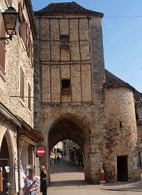 25: 2010 05 29_530_1405<br>Porte Salmon