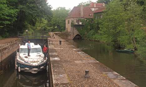 1: 2010 05 31_1524<br>Ecluse de St-Cirq Lapopie