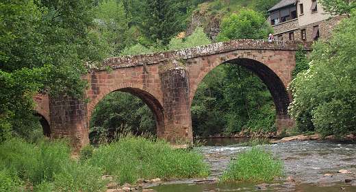 47: 2010 06 06_1931<br>De Romeinse brug over Le Dourdou