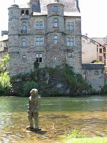 12: 2010 06 07_1957<br>Drie uitvinders in Espalion hebben duikmatriaal uitgevonden