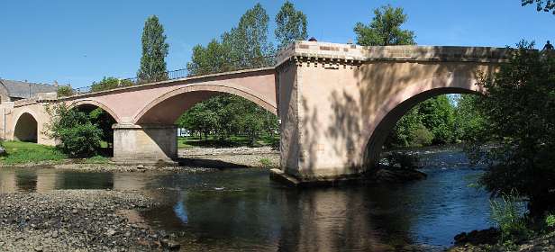 18: 2010 06 07_1976_AP4