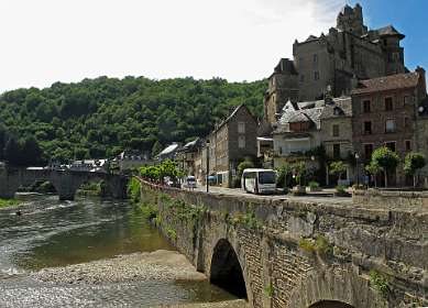 20: 2010 06 07_1981<br>Estaing aan de Lot en de Coussane
