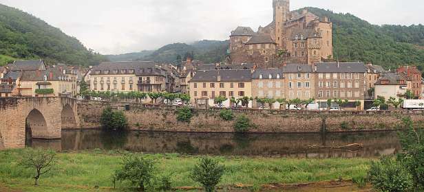 23: 2010 06 08_607_1986_AP6<br>Panorama van Estaing