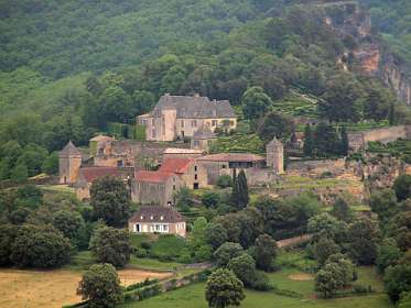 81: 2010 27 mei_1207<br>Het kasteel van Marqueyssac vanaf het uitkijkpunt