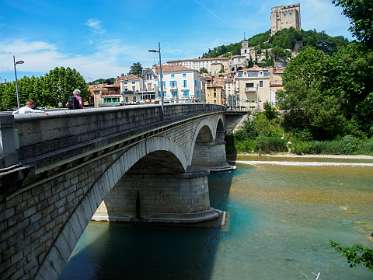 1: 170605150728Crest<br>Brug over de Drôme