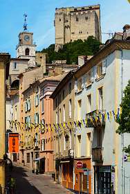 3: 170605151044Crest