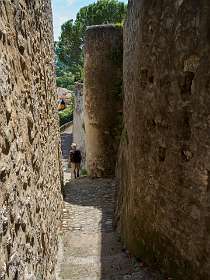 12: 170605154707Crest