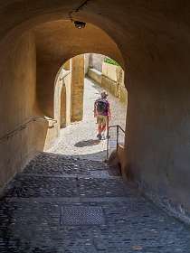 14: 170605155056Crest-HDR