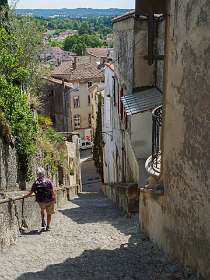 16: 170605160027Crest